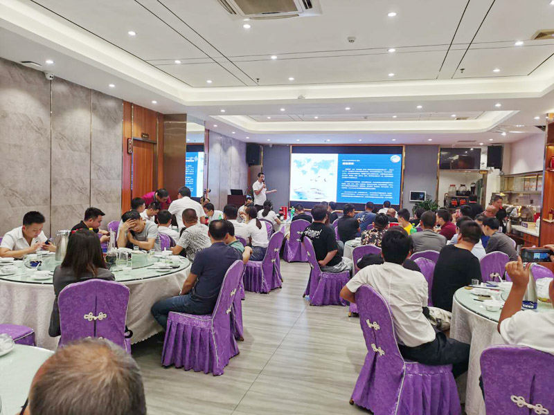 蔣總為各界嘉賓、朋友講述公司建設(shè)歷程和發(fā)展規(guī)劃