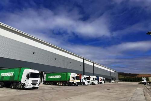 紐酷美西海外倉，在洛杉磯市，往東北方是拉斯維加斯，往西邊是舊金山