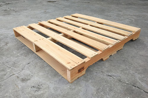 免熏蒸托盤和熏蒸托盤都有自己的優(yōu)點(diǎn)和缺點(diǎn)